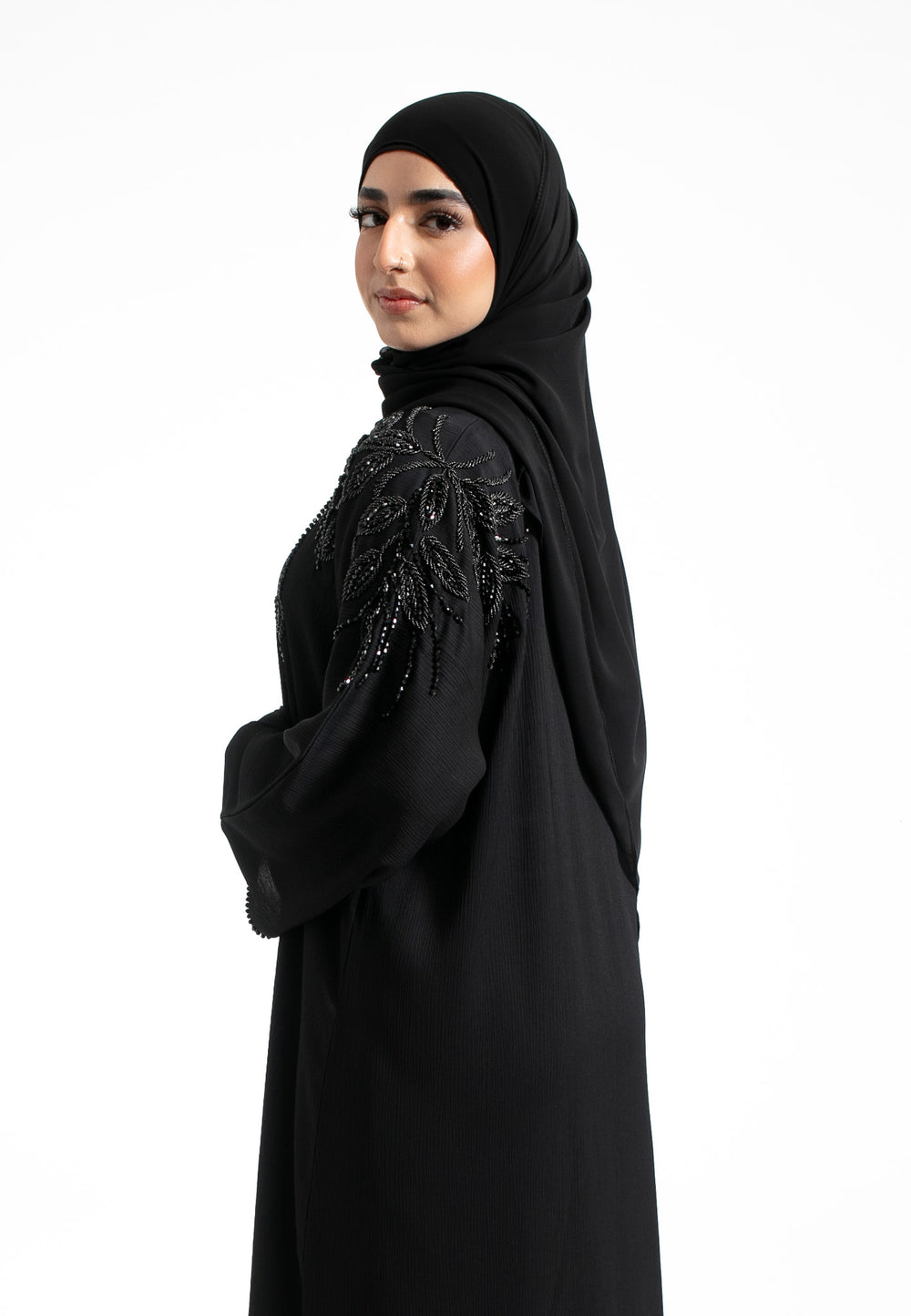 Black-Emirati-Closed-Abaya