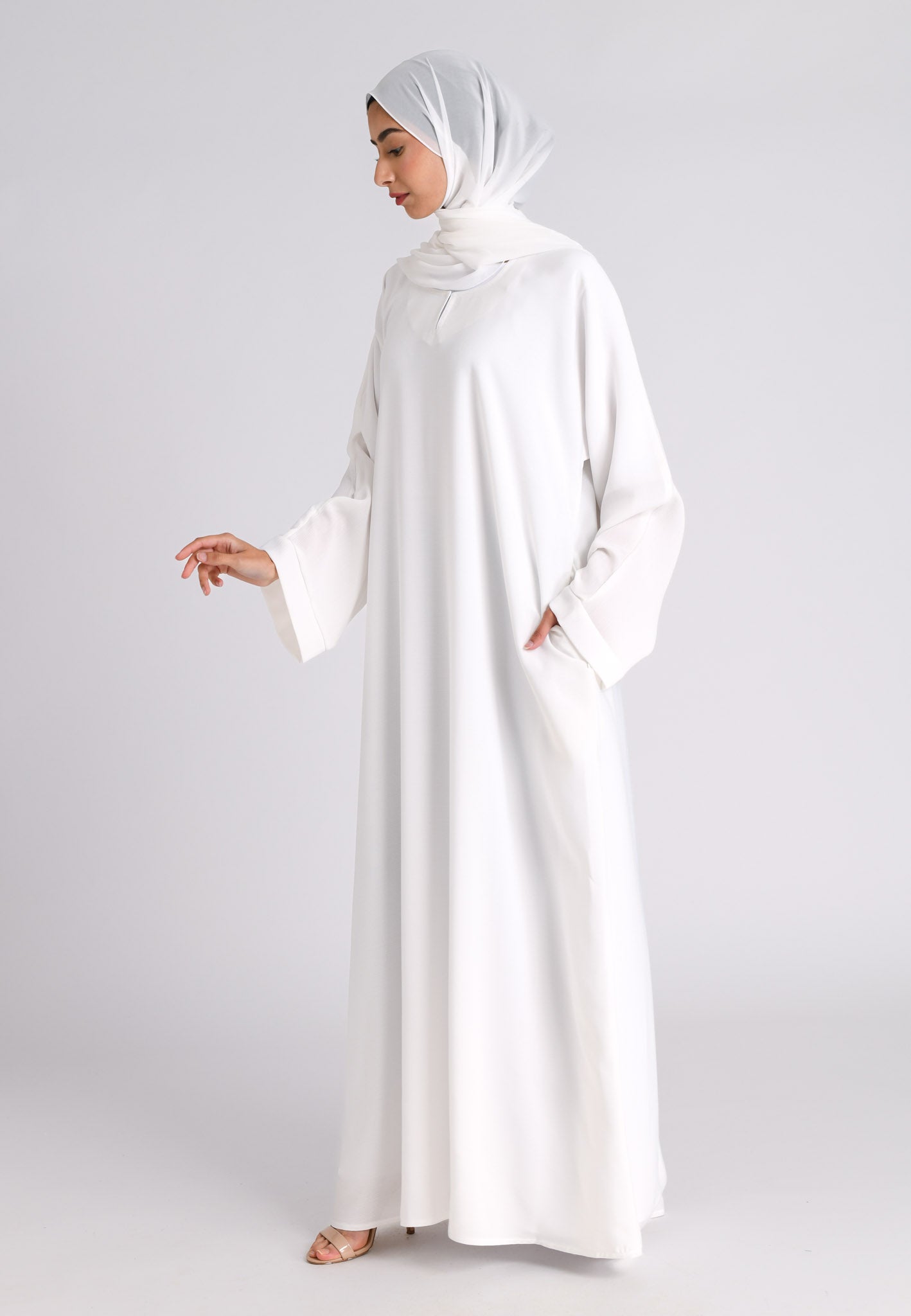 White abaya 2025